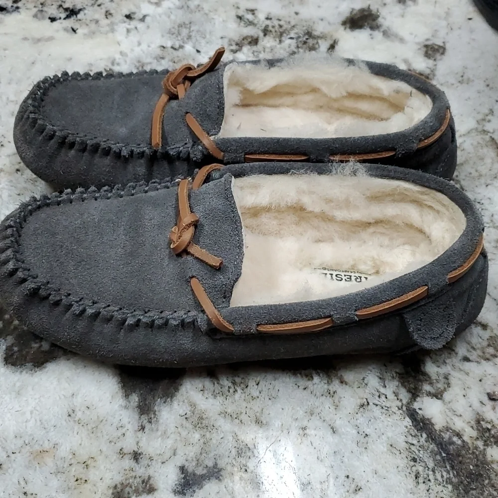 Fireside Boys Slipper Shoes Size 6 Moccasins Faux Fur Lined Warm Flaws